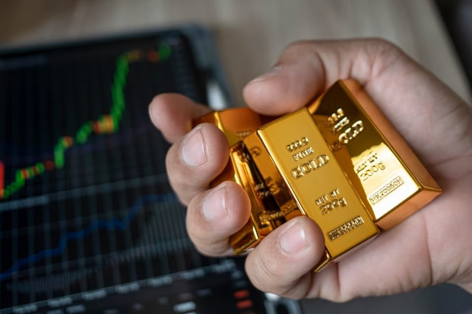 Investor Cermati Isu Trump-Powell, Emas Sideways