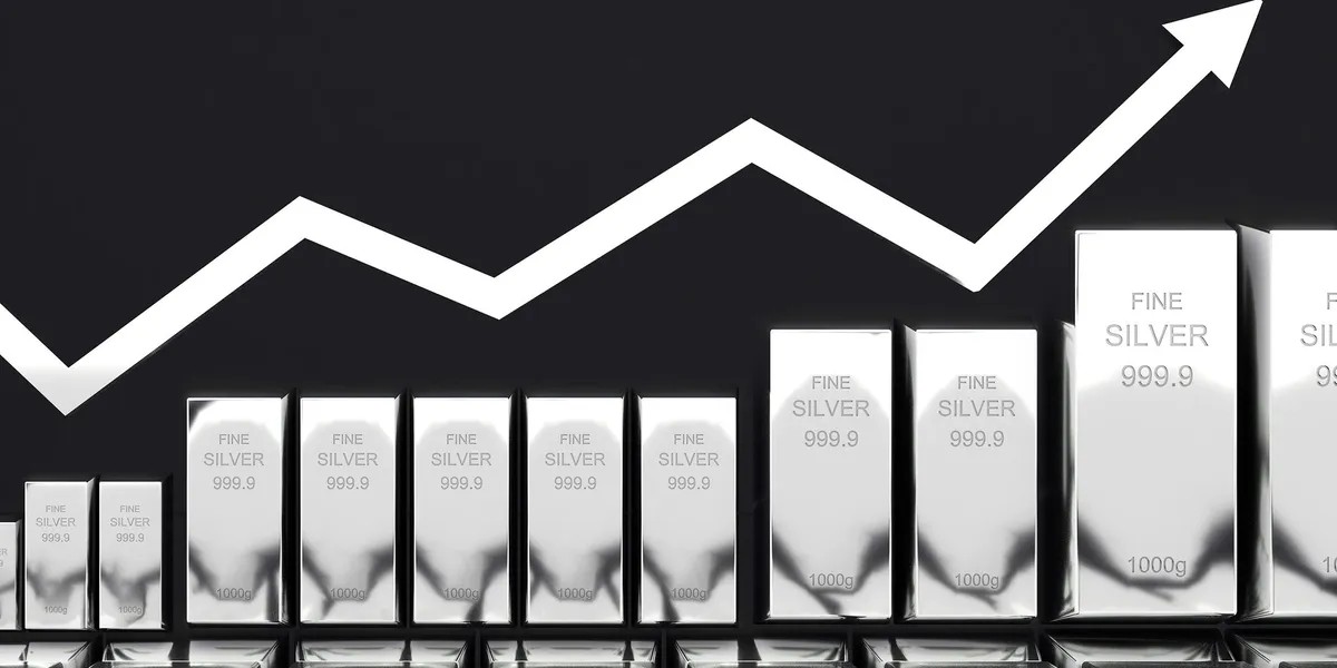 Rebound Berlanjut, Perak Tertahan Penguatan Dolar Jelang Jackson Hole