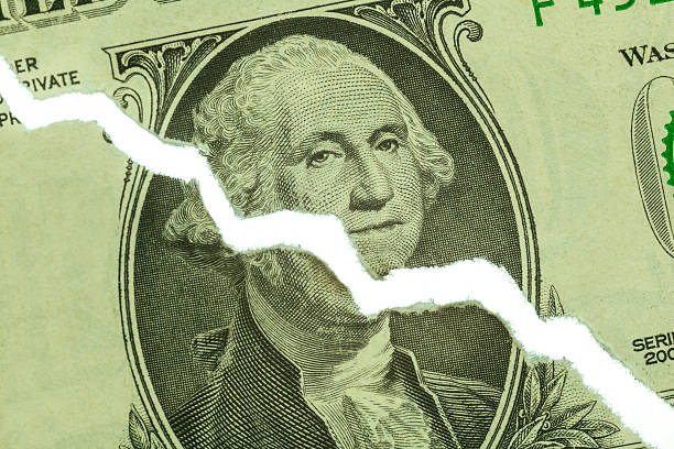 Serangan Iran Buat Dolar Tertekan, Pedagang Cermati Risiko